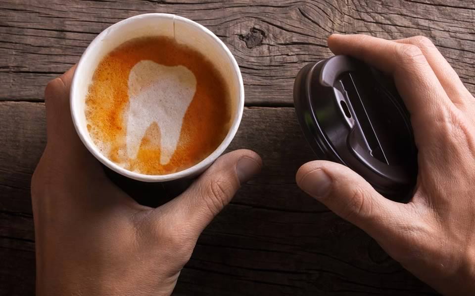 Dr. Manuel López de Calatayud - Evitar que el Café o el te manchen tus dientes